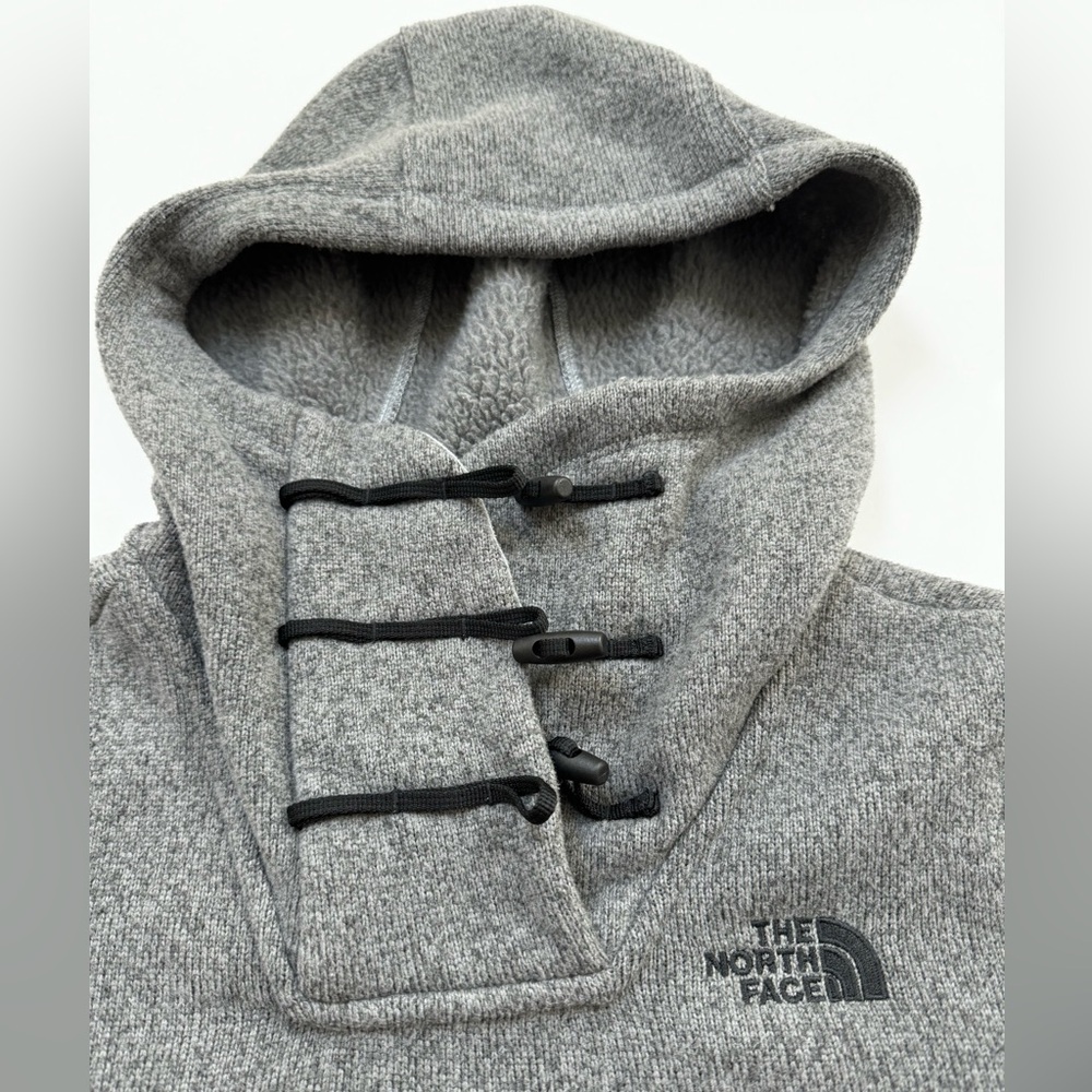 Like New North Face Women’s Sweatshirt Size Small - Picture 3 of 5